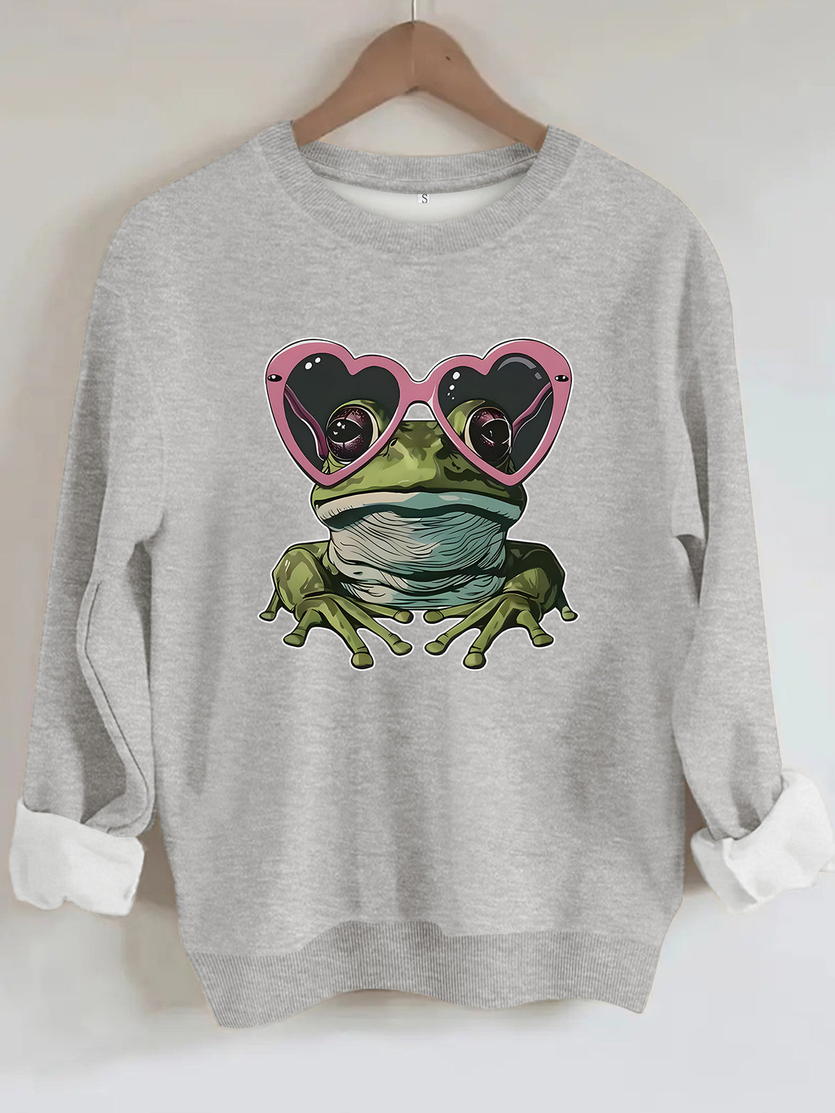 Round neck long sleeved sweatshirt